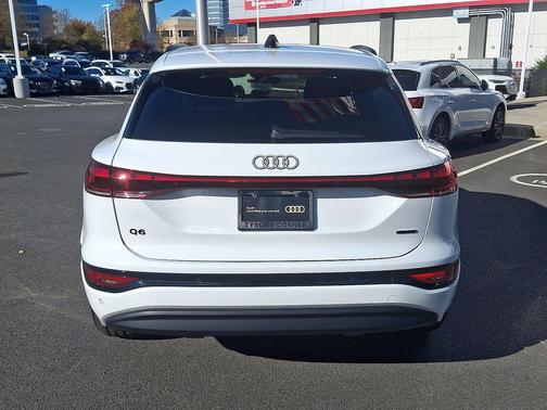 2025 Audi Q6 e-tron Premium quattro