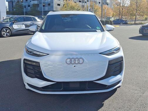 2025 Audi Q6 e-tron Premium quattro