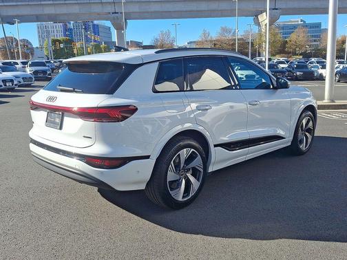 2025 Audi Q6 e-tron Premium quattro