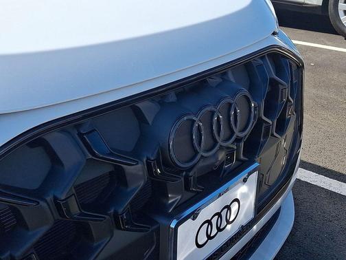 Glacier White Metallic 2026 Audi Q5 Premium Plus TFSI quattro S tronic