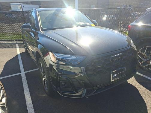 Mythos Black Metallic 2023 Audi Q5 45 S line Prestige