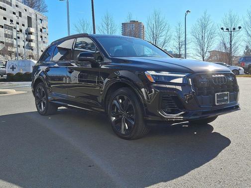 2025 Audi Q7 55 Premium Plus