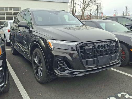 2025 Audi Q7 55 Premium Plus