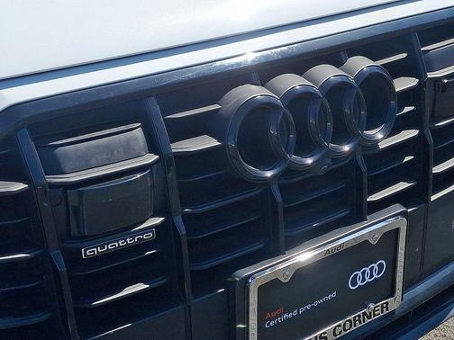2022 Audi Q7 45 Premium Plus