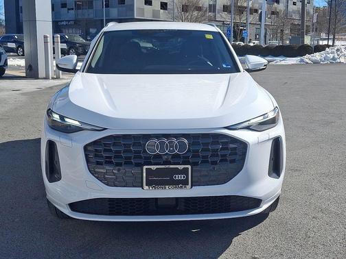 2025 Audi Q5 Premium TFSI quattro S tronic