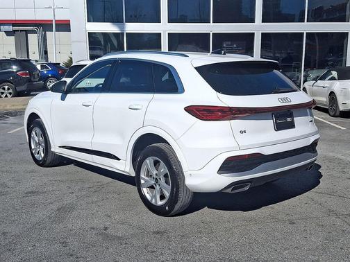 2025 Audi Q5 Premium TFSI quattro S tronic