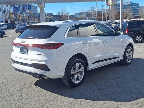 2025 Audi Q5 Premium TFSI quattro S tronic