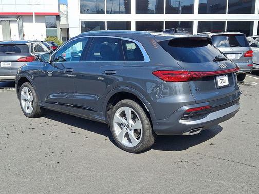 2026 Audi Q5 Premium Plus TFSI quattro S tronic
