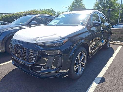 Mythos Black Metallic 2027 Audi Q6 e-tron Prestige quattro