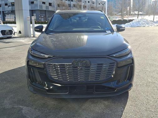 2025 Audi SQ6 e-tron Prestige quattro