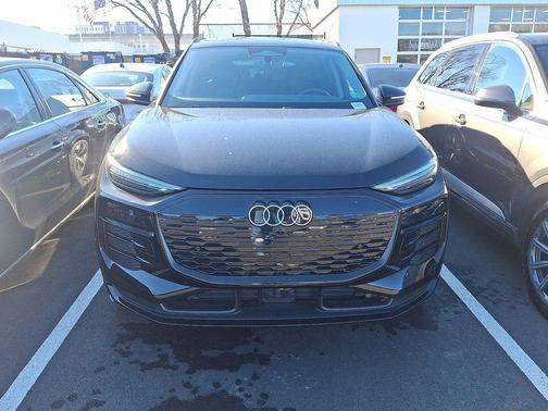 2025 Audi Q6 e-tron Premium Plus quattro