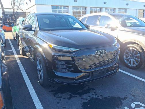 2025 Audi Q6 e-tron Premium Plus quattro