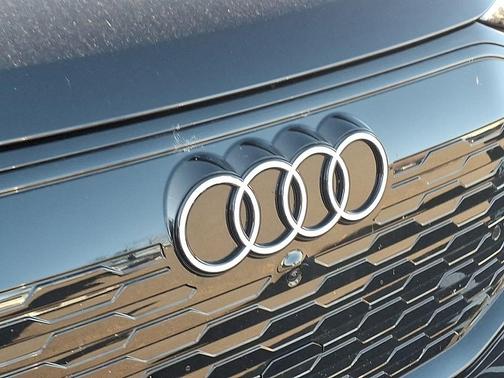 2025 Audi Q6 e-tron Premium Plus quattro