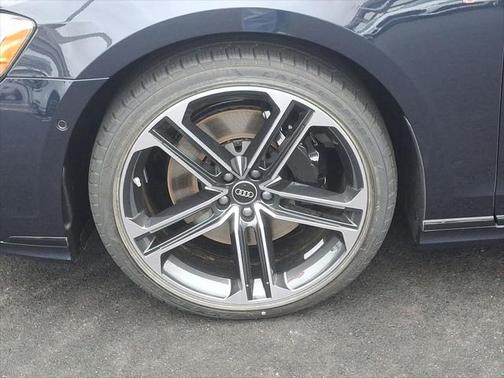 2025 Audi A8 L 55 TFSI quattro Tiptronic