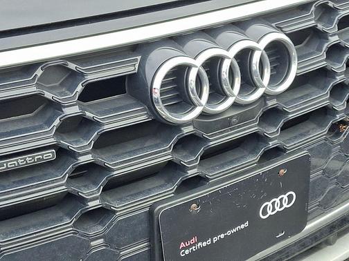 2023 Audi Q5 45 S line Premium Plus