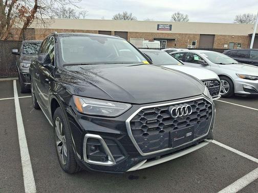 2023 Audi Q5 45 S line Premium Plus