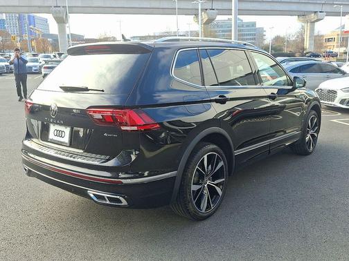 2024 Volkswagen Tiguan 2.0T SEL R-Line 4MOTION