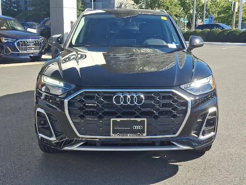 Mythos Black Metallic 2024 Audi Q5 55 S line Premium