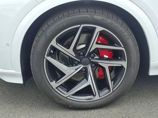 Glacier White Metallic 2027 Audi SQ6 e-tron Premium Plus