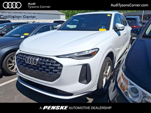 Glacier White Metallic 2025 Audi Q5 Premium Plus TFSI quattro S tronic