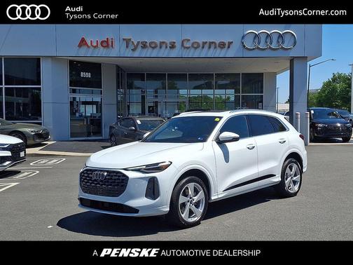 Glacier White Metallic 2025 Audi Q5 Premium Plus TFSI quattro S tronic