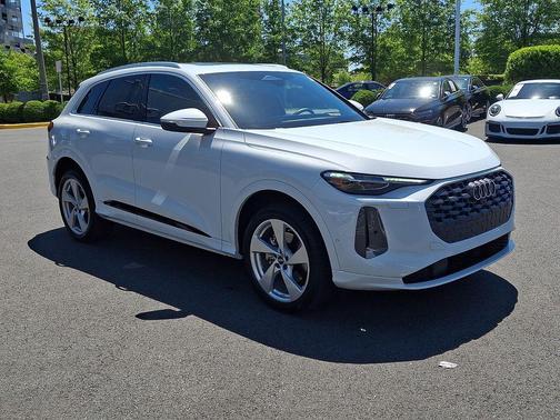 Glacier White Metallic 2025 Audi Q5 Premium Plus TFSI quattro S tronic