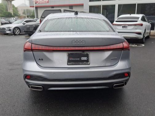 Florett Silver Metallic 2025 Audi A5 Premium Plus TFSI quattro S tronic
