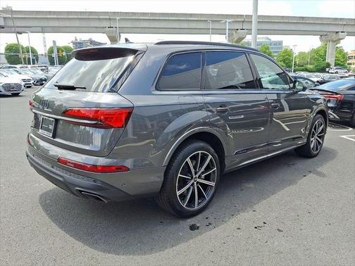 2025 Audi Q7 45 Premium Plus