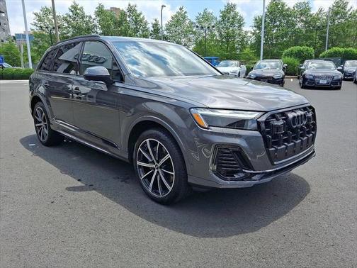 2025 Audi Q7 45 Premium Plus