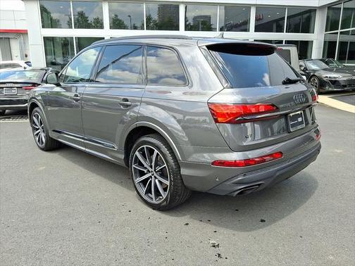 2025 Audi Q7 45 Premium Plus