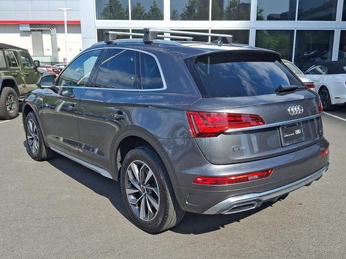Daytona Gray Pearl Effect 2023 Audi Q5 45 S line Premium