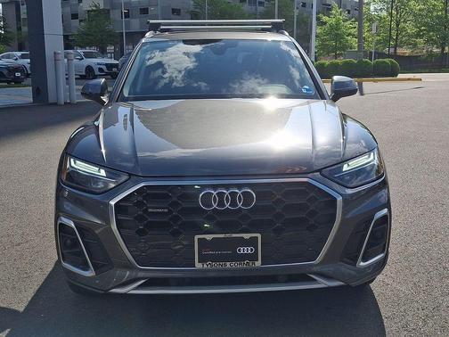 Daytona Gray Pearl Effect 2023 Audi Q5 45 S line Premium