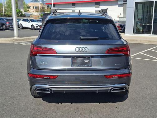 Daytona Gray Pearl Effect 2023 Audi Q5 45 S line Premium