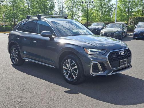 Daytona Gray Pearl Effect 2023 Audi Q5 45 S line Premium