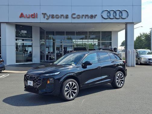 Mythos Black Metallic 2026 Audi Q3 TFSI quattro S tronic