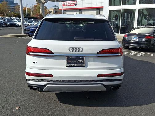2025 Audi Q7 55 Premium