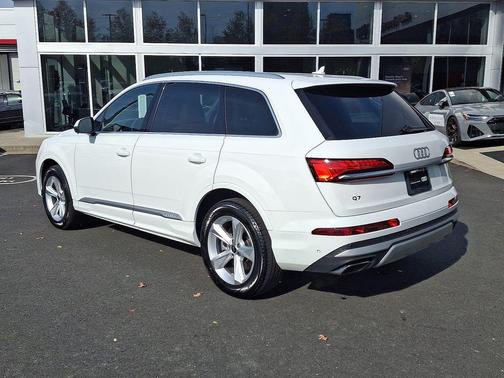 2025 Audi Q7 55 Premium