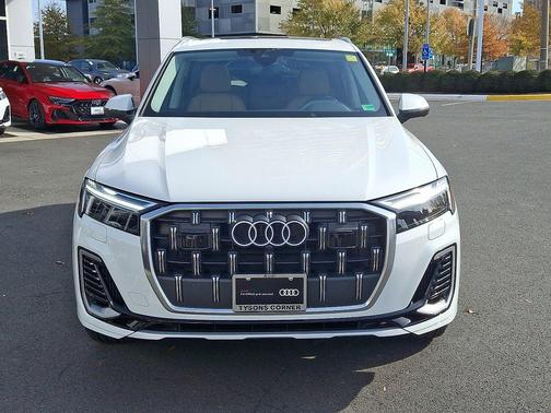 2025 Audi Q7 55 Premium