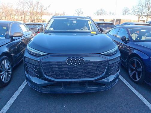 2025 Audi Q6 e-tron Premium Plus quattro