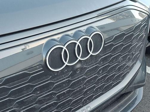 2025 Audi Q6 e-tron Premium Plus quattro