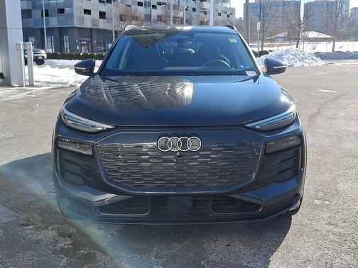 2025 Audi Q6 e-tron Premium Plus quattro