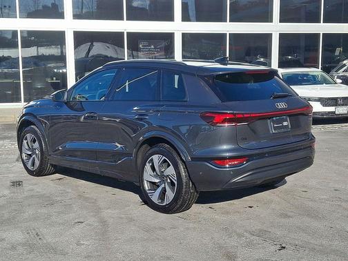 2025 Audi Q6 e-tron Premium Plus quattro