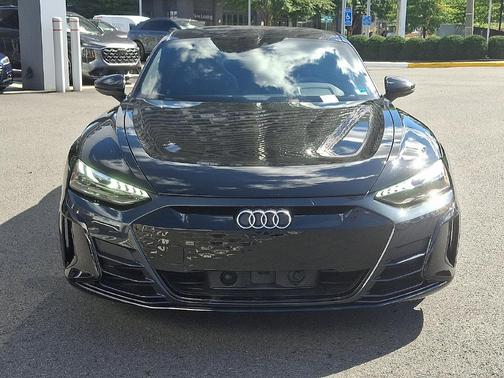 Mythos Black Metallic 2024 Audi e-tron GT Premium Plus quattro
