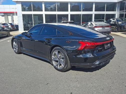 Mythos Black Metallic 2024 Audi e-tron GT Premium Plus quattro