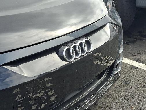 Mythos Black Metallic 2024 Audi e-tron GT Premium Plus quattro