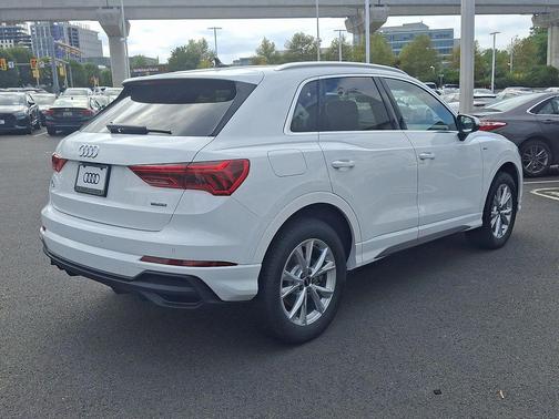 2025 Audi Q3 Premium 45 TFSI S line quattro Tiptronic
