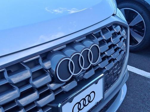 Florett Silver Metallic 2026 Audi Q5 Premium TFSI quattro S tronic