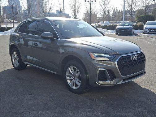 2023 Audi Q5 45 S line Premium