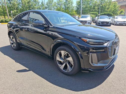 2025 Audi Q6 e-tron Premium Plus