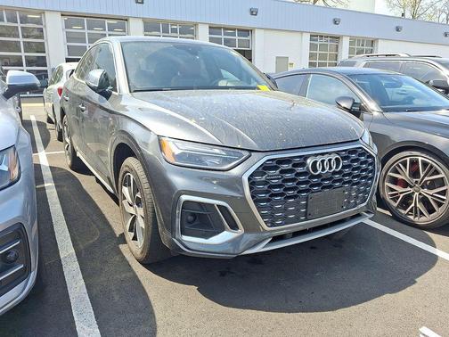 Daytona Gray Pearl Effect 2023 Audi Q5 45 S line Premium